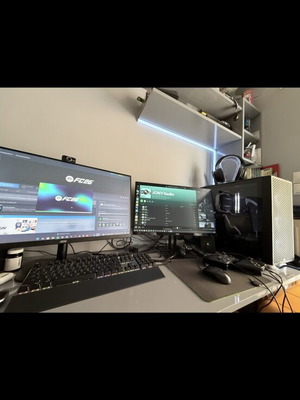 AOC monitors 24 and 26 inch like new, set of two