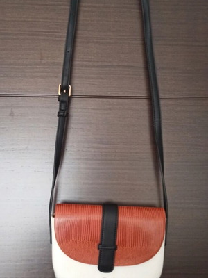 Axel crossbody bag like new, white and brown