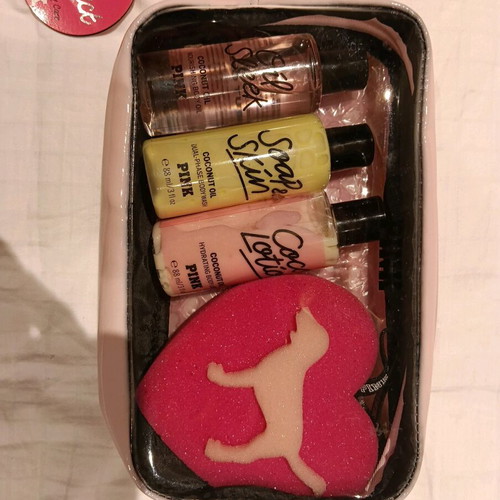 Victoria Secret PINK Coconut Oil Gift Set καινούργιο σετ περιποίησης σώματος