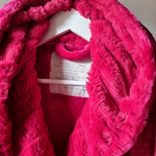 Plush bathrobe with hood like new, size M