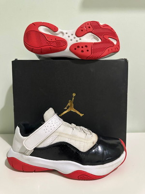 Jordan Air 11 CMFT Low sneakers size 32 used, white black red