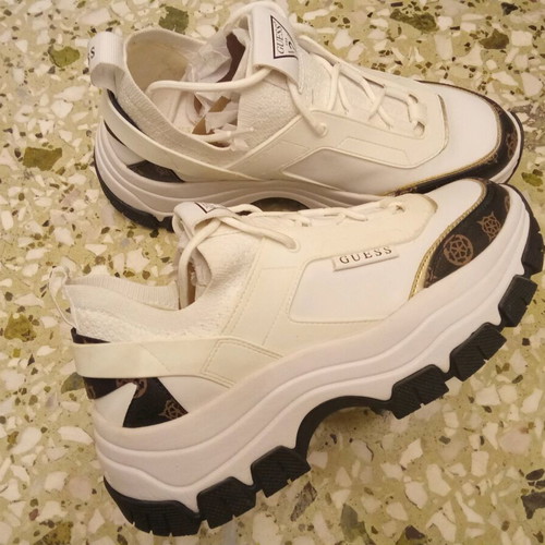 Guess Braydin women's sneaker new, size 41, white