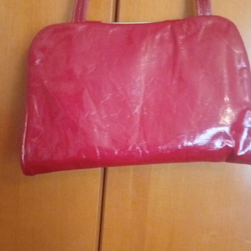 Vintage shoulder bag 1960s-70s used, red patent leather, Mod style