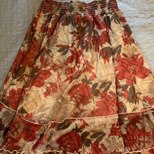 Mexx vintage midi skirt size Small, like new, beige and red