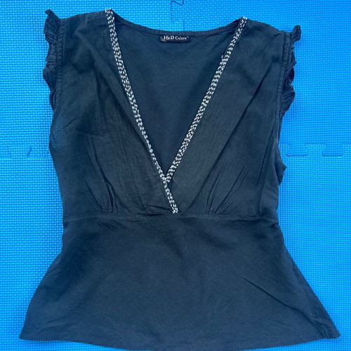 Black vintage Y2K sleeveless embellished top size S like new