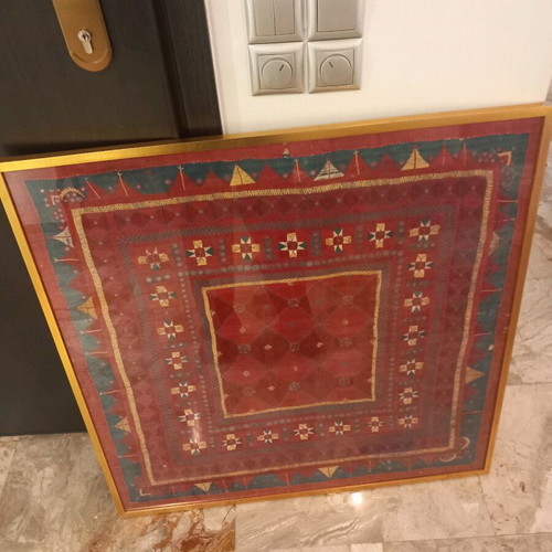 Handmade wall rug in frame like new, 91x91