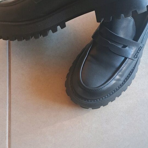 Women's black moccasins like new, size 39