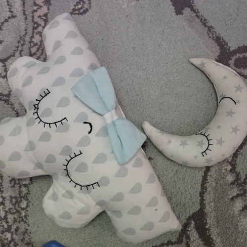 Children's pillow set like new