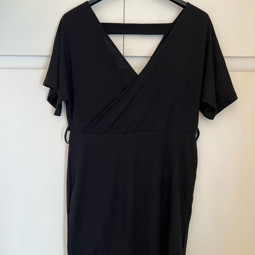 Black short-sleeve dress like new with back opening, size L