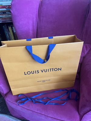 Louis Vuitton large paper bag used 49x38 cm