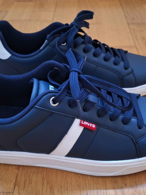 Ανδρικά Levi's sneakers navy blue-λευκά, μέγεθος 44, σχεδίαση 2024