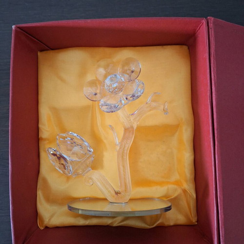 Table decorative item new with mirror base