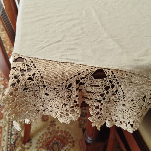Handmade round tablecloth like new with ecru lace