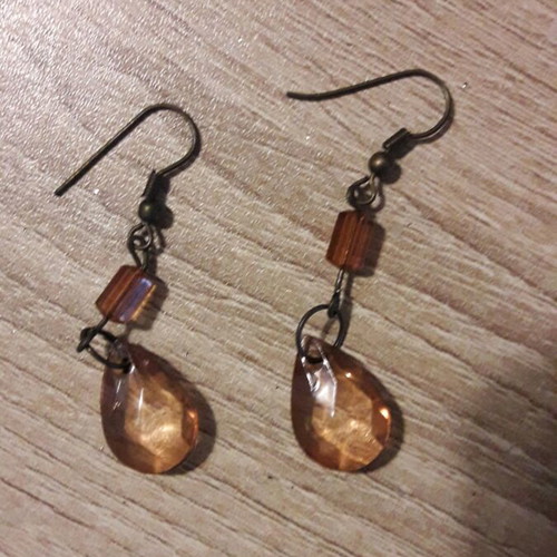 Earrings like new with plastic beads