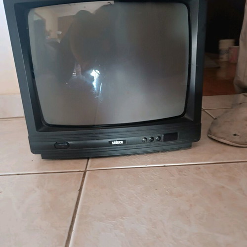 Seleco TV 14 inch used