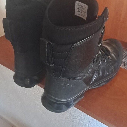 Alpina tactical boots size 43 like new with sympatex and Vibram sole