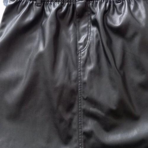 H&M leatherette skirt like new, size 152, black