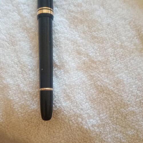 Black pen gold shiny like new