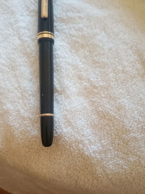 Black pen gold shiny like new
