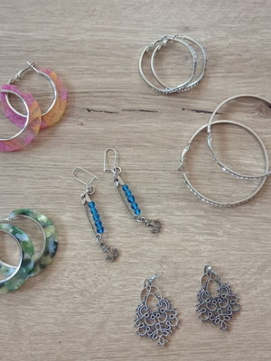 Earrings set like new, pack of 6 pairs, multicolor