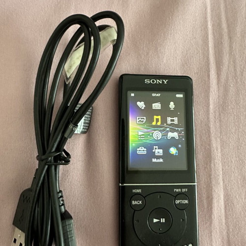 Sony NWZ-E474 8GB Digital Media Player