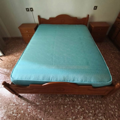 Wooden bedroom set with mattress and 2 nightstands like new
