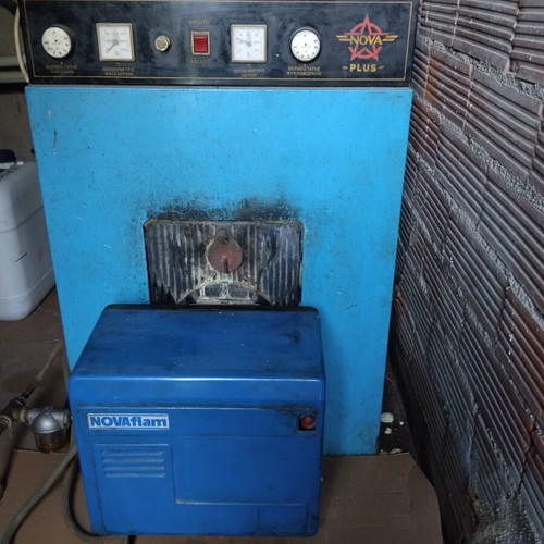 Oil boiler with burner and 1000 litre tank used