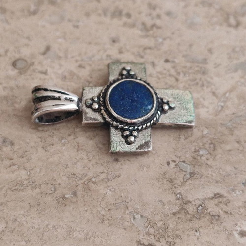 Vintage silver 925 cross used with blue round stone