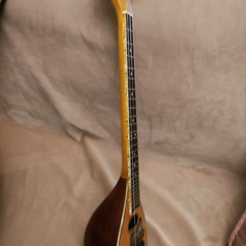 Baglamas Nikou Thanou used with amazing sound