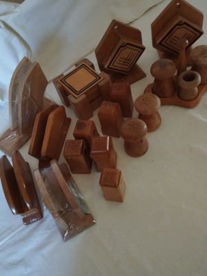 Wooden tableware like new, salt shakers, coasters, napkin holders