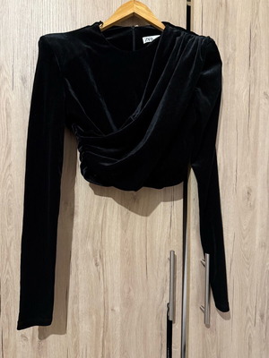 Velvet crop blouse Zara new, size S, black