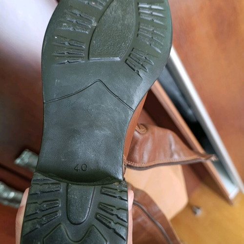 Brown boots like new, size 40