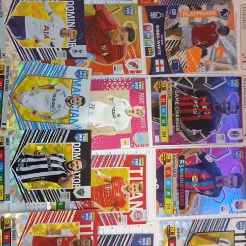 Football cards like new, many available