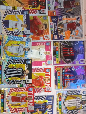 Football cards like new, many available