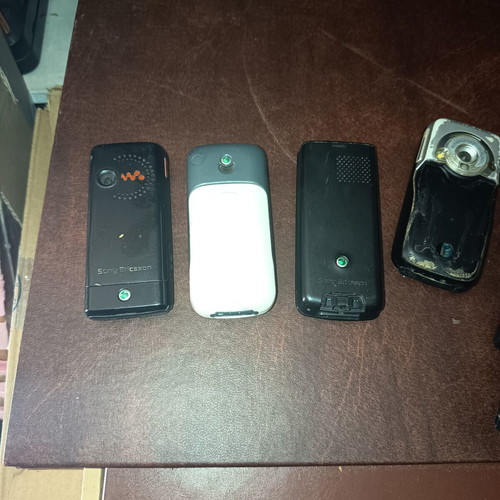 Ericsson mobile phones used, pack of 5 with charger, dual SIM