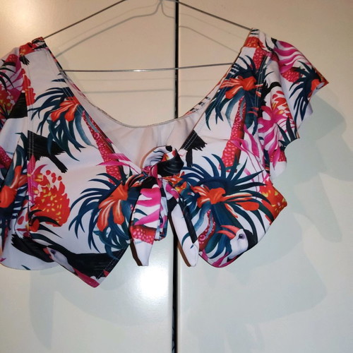 Blouses used, pack of 8, sizes M and L