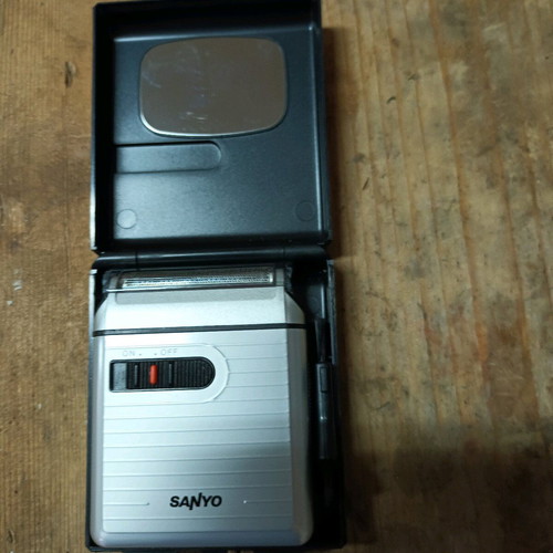 Sanyo Mini travel shaver new
