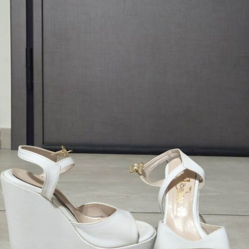 Platform sandals like new, size 35, white