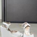 Platform sandals like new, size 35, white
