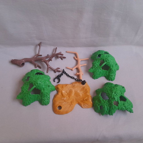 Playmobil trunks and foliage used