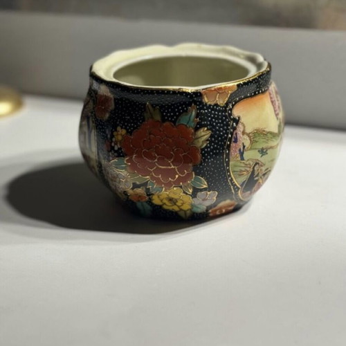 Satsuma vase like new