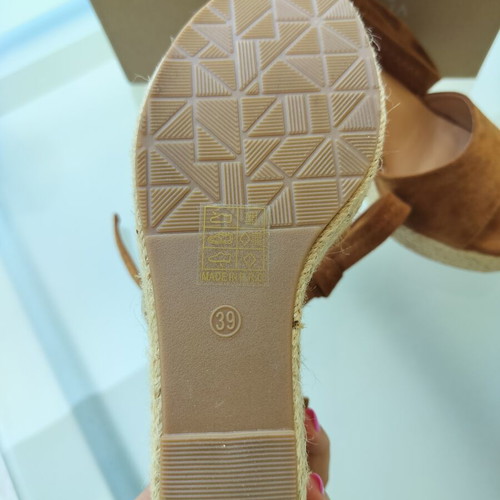 Alta Moda platform sandals size 39, tan