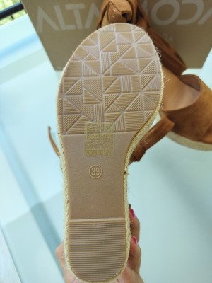 Alta Moda platform sandals size 39, tan