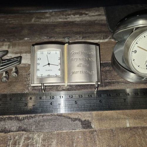 Quartz table clocks like new, set of 3 pieces