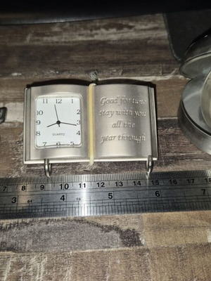 Quartz table clocks like new, set of 3 pieces