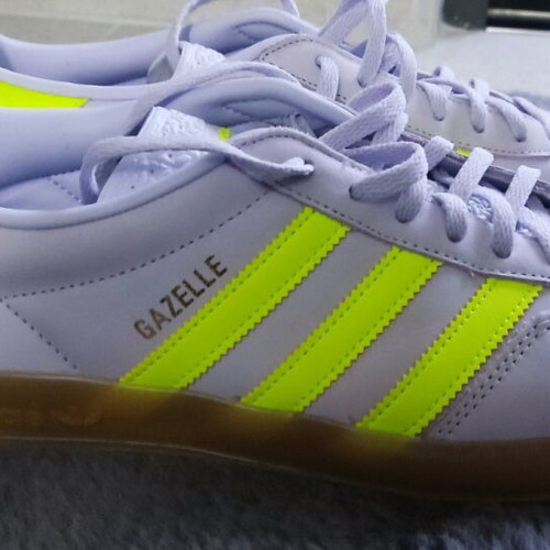 Adidas Gazelle sneakers new, size 42.5, purple
