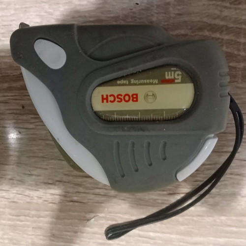 Bosch tape measure used 5 meters with reset button and belt clip