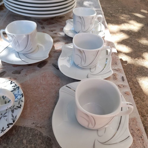 Ionia porcelain dinnerware set 25 pieces like new