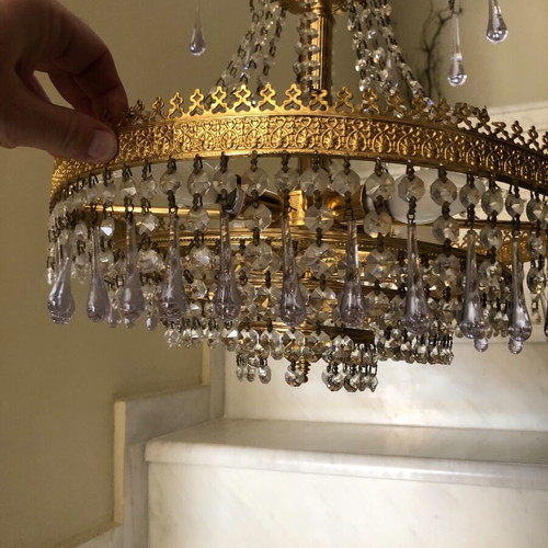 Chandelier ceiling light like new with crystals and 4 bulbs