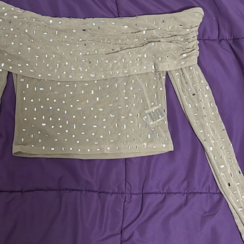 Shein beige t-shirt with rhinestones size M like new